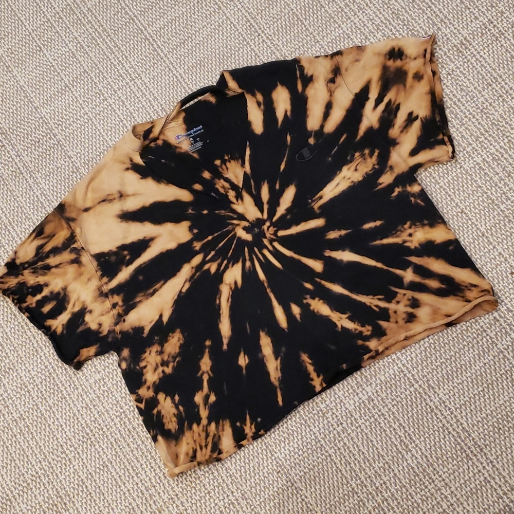 Like New* Champion Athletic wear Tie Dyed, size M.